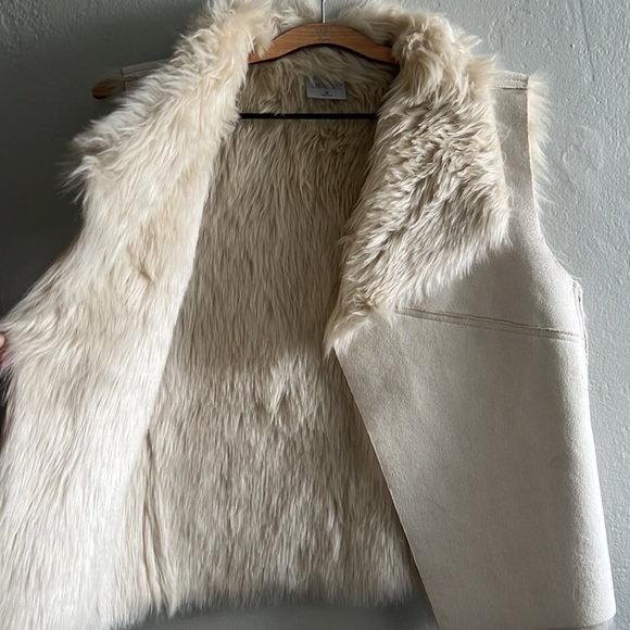 Jennifer Lopez faux fur & suede Vest - Picture 5 of 6